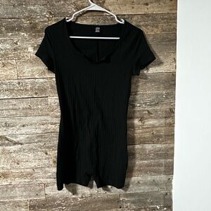 Black Short Sleeve Women's Jumpsuit - M